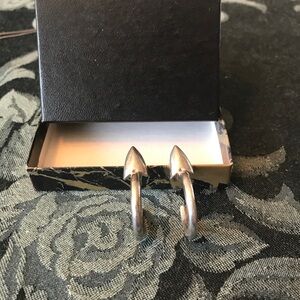 Women's Silver 925 Arrow Tip Hoop Earrings - Polished Hoop Pair